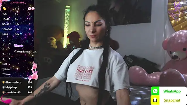 Snapshot of EvelynAisha chatting on 02-02-25, 06:53 EvelynAisha online show from 02-02-25, 06:53