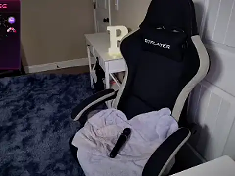 Brooklyn Bee online show from 02-24-25, 03:23