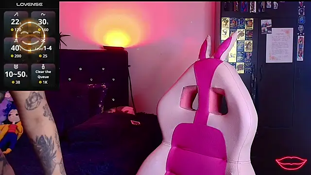 Pauilina online show from 10-15-25, 06:08