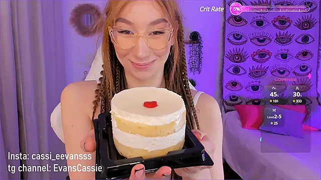 Snapshot of Cassie_Ice chatting on 03-01-25, 03:32 Cassie Ice online show from 03-01-25, 03:32