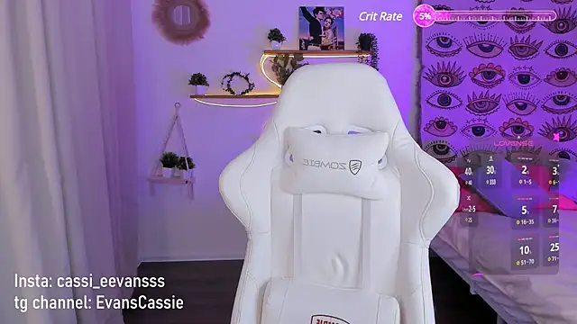 Snapshot of Cassie_Ice chatting on 03-23-25, 03:21 Cassie Ice online show from 03-23-25, 03:21