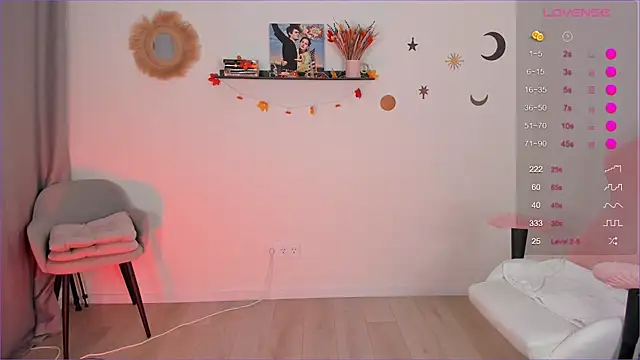 Snapshot of Cassie_Ice chatting on 11-04-25, 05:17 Cassie Ice online show from 11-04-25, 05:17