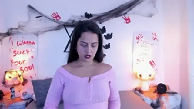 Snapshot of LunaSmitt chatting on 10-15-25, 11:49 LunaSmitt online show from 10-15-25, 11:49