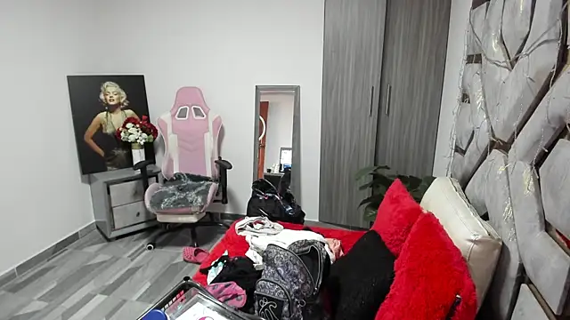 BRITHANY SPARK online show from 01-14-25, 07:43