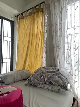 HannaSmiith online show from 10-20-25, 01:11