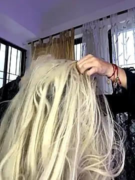 HannaSmiith online show from 10-22-25, 12:38