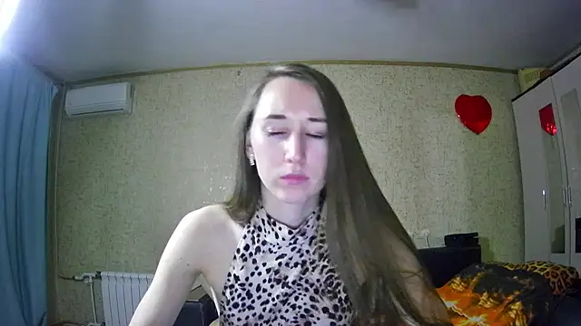 --Model--2 online show from 12-08-24, 12:29