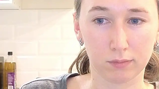 --Model--2 online show from 10-25-25, 12:18