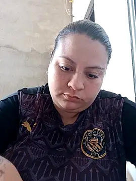Snapshot of carola_hotwife chatting on 09-22-25, 01:46 carola hotwife online show from 09-22-25, 01:46