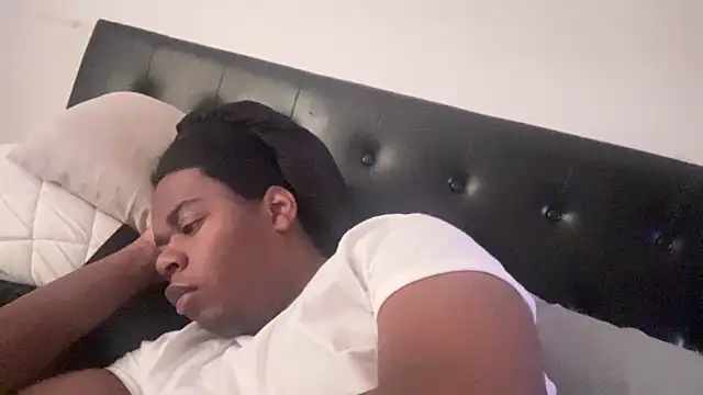 Snapshot of tokenkingtn chatting on 12-15-25, 02:10 tokenkingtn online show from 12-15-25, 02:10