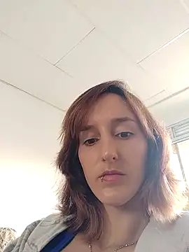 Snapshot of Ambar_Roux_ chatting on 11-03-25, 03:35 Ambar Roux online show from 11-03-25, 03:35