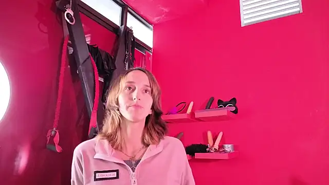 Snapshot of Ambar_Roux_ chatting on 11-22-25, 03:22 Ambar Roux online show from 11-22-25, 03:22