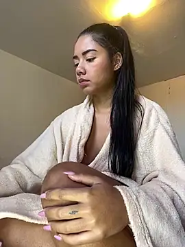 Snapshot of _Luana chatting on 12-13-24, 11:55  Luana online show from 12-13-24, 11:55