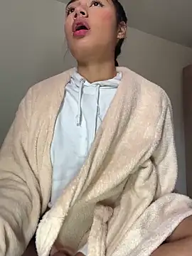 Snapshot of _Luana chatting on 12-30-24, 12:42  Luana online show from 12-30-24, 12:42