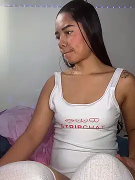 Snapshot of _Luana chatting on 03-12-25, 09:12  Luana online show from 03-12-25, 09:12