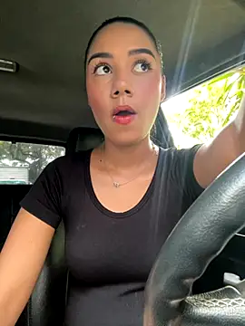 Snapshot of _Luana chatting on 11-10-25, 05:56 Luana online show from 11-10-25, 05:56