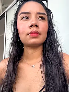 Snapshot of _Luana chatting on 12-16-25, 05:51 Luana online show from 12-16-25, 05:51