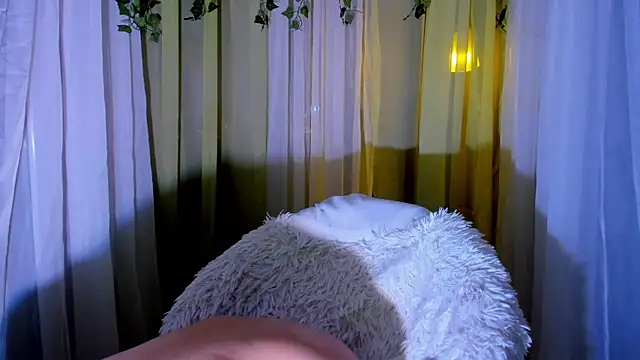 Snapshot of Lioneass chatting on 12-15-24, 12:06 Lioneass online show from 12-15-24, 12:06