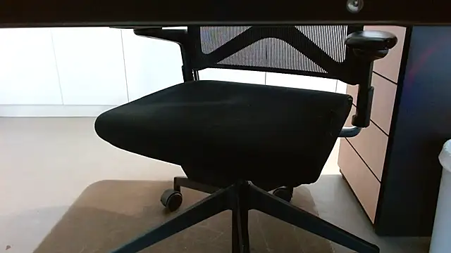 Snapshot of lovewalknaked chatting on 11-25-25, 02:39 lovewalknaked online show from 11-25-25, 02:39