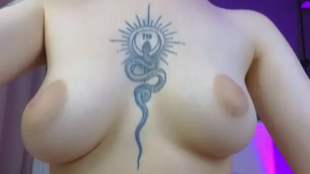 Snapshot of Your_Auggie chatting on 11-16-25, 12:44 Your Auggie online show from 11-16-25, 12:44