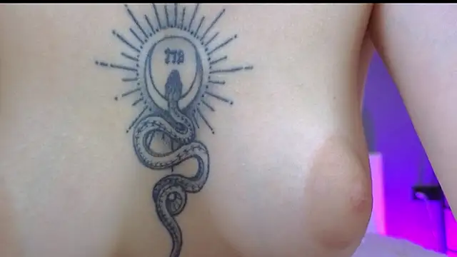 Snapshot of Your_Auggie chatting on 11-21-25, 12:15 Your Auggie online show from 11-21-25, 12:15