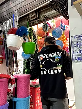 Snapshot of JuanZapata33 chatting on 11-11-25, 09:48 JuanZapata33 online show from 11-11-25, 09:48