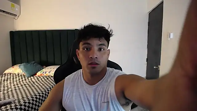 Snapshot of man_dur07 chatting on 10-21-25, 08:20 man dur07 online show from 10-21-25, 08:20