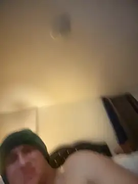 Snapshot of Posh_marc chatting on 10-23-25, 04:12 Posh marc online show from 10-23-25, 04:12