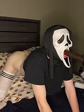 Snapshot of YourFavTwinkie chatting on 10-22-25, 06:02 YourFavTwinkie online show from 10-22-25, 06:02