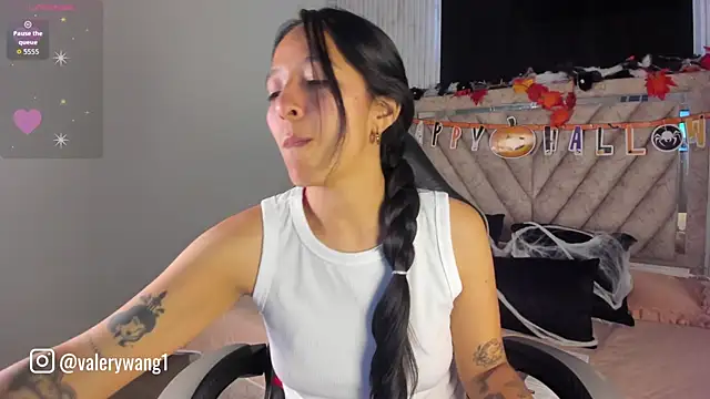 Valery wang online show from 10-16-25, 11:33