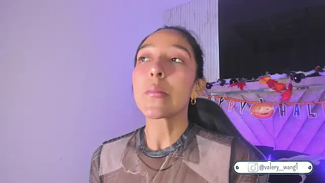 Valery wang online show from 10-24-25, 11:50