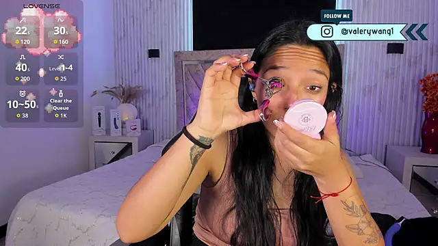 Valery wang online show from 12-15-25, 12:09