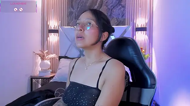 Snapshot of Valery_wang chatting on 04-10-26, 11:48 Valery wang online show from 04-10-26, 11:48