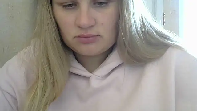 Snapshot of Honeydew-Waves chatting on 10-30-25, 08:05 Honeydew-Waves online show from 10-30-25, 08:05