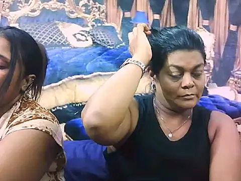 Snapshot of indianCherryPie chatting on 11-27-25, 07:05 indianCherryPie online show from 11-27-25, 07:05