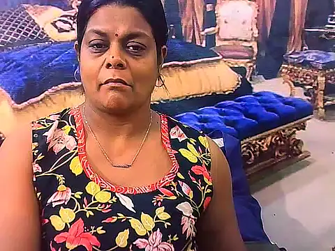 Snapshot of indianCherryPie chatting on 02-15-26, 06:32 indianCherryPie online show from 02-15-26, 06:32