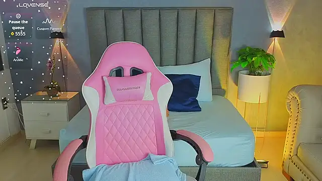 angelica dymond online show from 10-31-25, 12:28