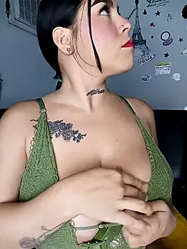 Snapshot of BigTits_Kitty chatting on 10-10-25, 06:56 BigTits Kitty online show from 10-10-25, 06:56