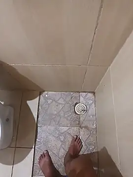 Snapshot of 1995eduardo chatting on 02-16-25, 06:43 1995eduardo online show from 02-16-25, 06:43