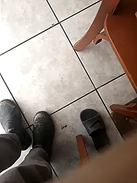 Snapshot of 1995eduardo chatting on 11-06-25, 03:24 1995eduardo online show from 11-06-25, 03:24