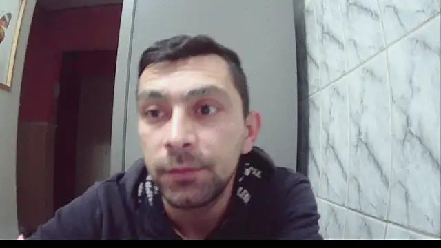 Snapshot of the_hot chatting on 12-15-24, 03:42 the hot online show from 12-15-24, 03:42