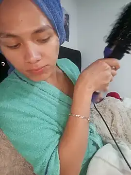 Snapshot of giuliana_andrade chatting on 10-10-25, 01:37 giuliana andrade online show from 10-10-25, 01:37