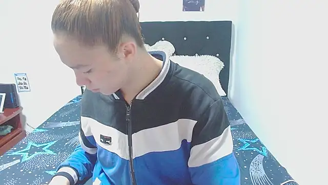 Snapshot of giuliana_andrade chatting on 11-08-25, 01:06 giuliana andrade online show from 11-08-25, 01:06