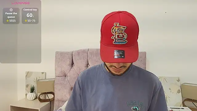 Snapshot of Amadeo_Wild chatting on 11-02-25, 10:06 Amadeo Wild online show from 11-02-25, 10:06