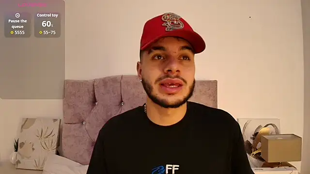 Snapshot of Amadeo_Wild chatting on 11-29-25, 03:48 Amadeo Wild online show from 11-29-25, 03:48