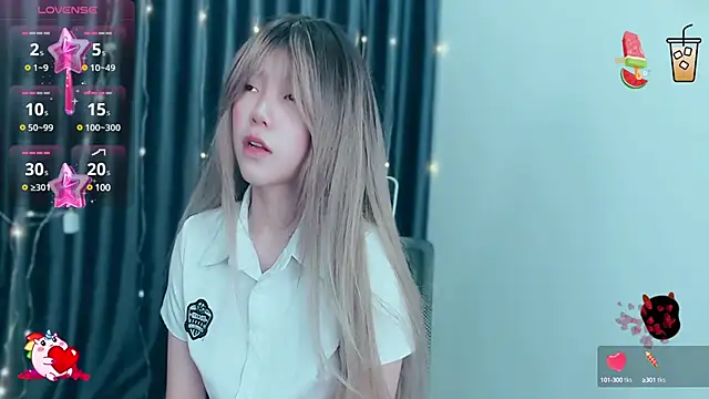 Snapshot of -Poison-Ivy- chatting on 12-15-24, 01:13 -Poison-Ivy- online show from 12-15-24, 01:13