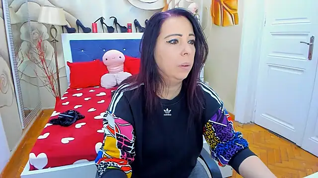 LauraSin online show from 02-08-25, 04:25