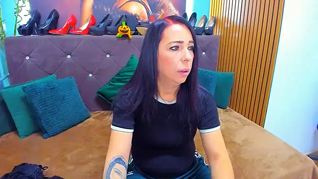 LauraSin online show from 10-22-25, 03:29