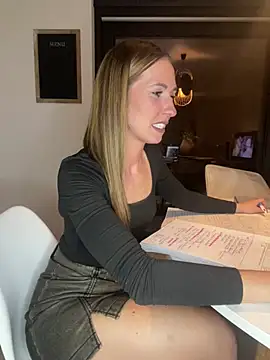 lola tentatiion online show from 01-28-25, 08:26