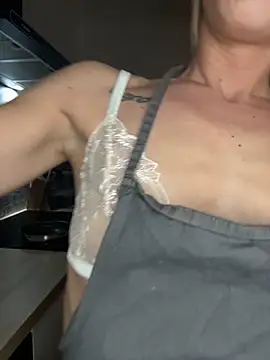 lola tentatiion online show from 10-20-25, 07:03